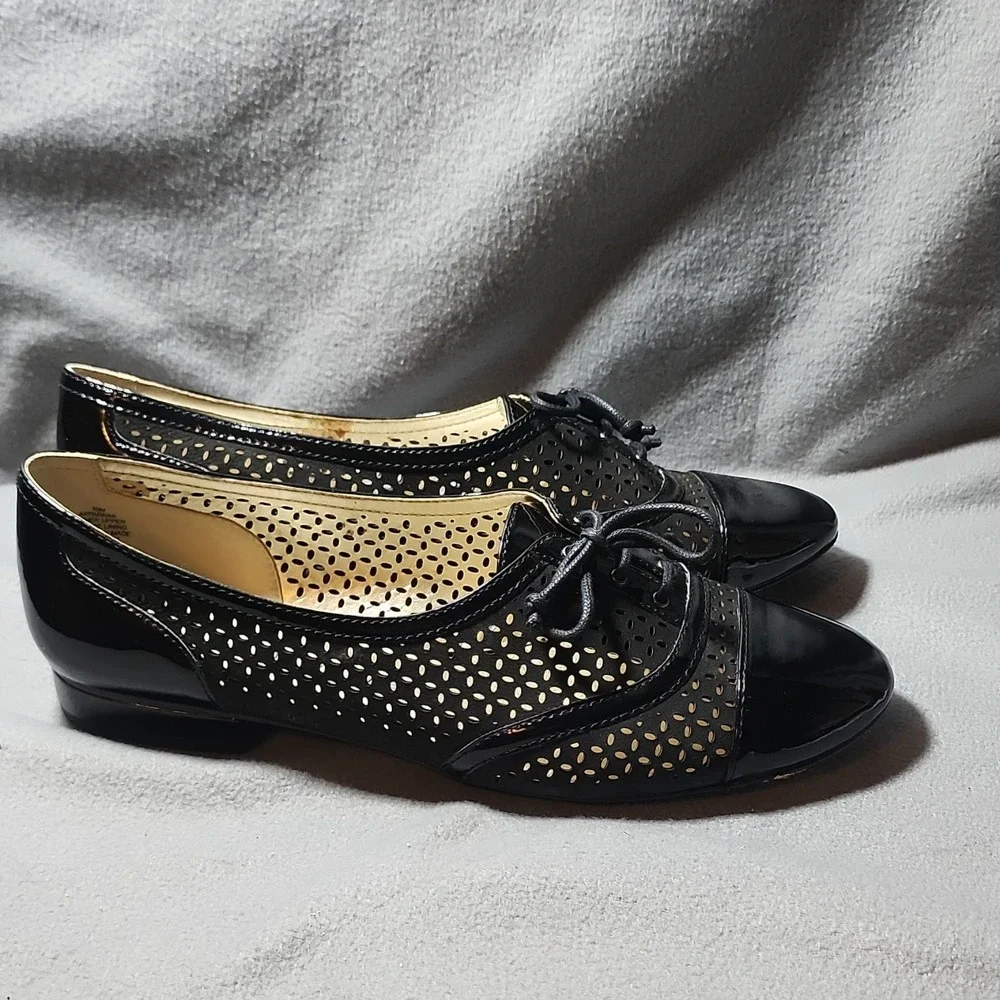 Anne Klein Black Leather Perforated Lace-Up Cap Toe Flats Women's Size 10